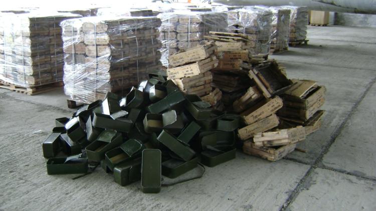 beat365亚洲体育官方网站_中牟县百花路幼儿园:春节慰问到工地浓浓关爱暖人心(图3) beat365官网